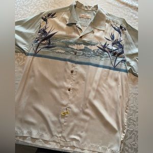 Tommy Bahama - Men's Large (L) short sleeve button down 100% silk shirt floral